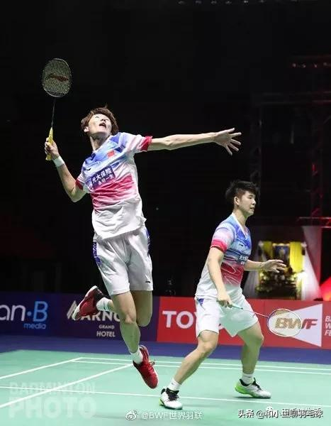 羽毛球雙打戰術之六種該及時上網的情形