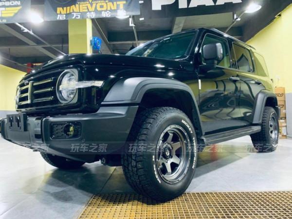 原廠輪轂效果太單一 坦克300改裝輪轂輪胎效果