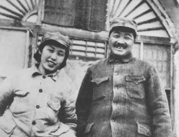 至今仍健在的紅軍奶奶，丈夫是上將，兒子是少將，姐夫是元帥