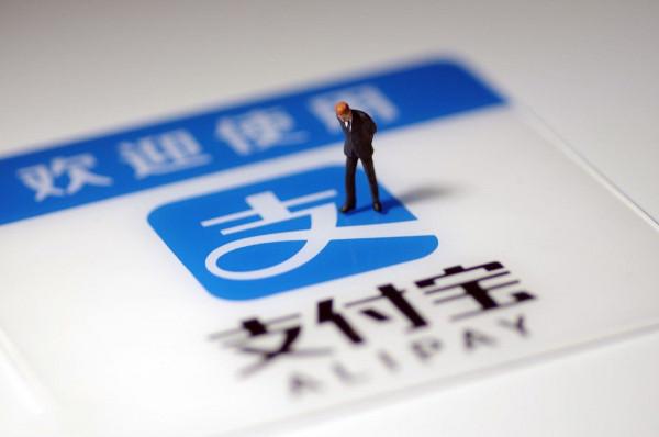 “支付寶崩了”頻上熱搜，年輕人最擔心的是餘額寶裡的錢回不來