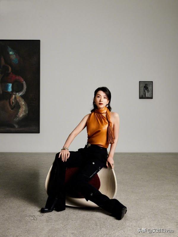 陳好復工拍大片!久違穿掛脖衫配掛肩睡袍,43歲萬人迷美得太高階 陳好復工拍大片!久違穿掛脖衫配掛肩睡袍,43歲萬人迷美得太高階