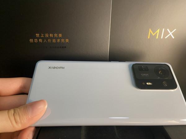 不聽女朋友的勸，我鐵了心要買小米MIX4，用了一個月有好多話想說