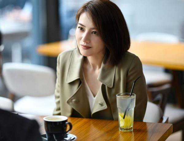 42歲高圓圓換新發型，新劇連穿3套風衣，配&OpenCurlyDoubleQuote;鎖骨發&rdquo;氣質都變了