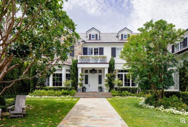 詹姆斯以1960萬賣掉一棟洛杉磯別墅