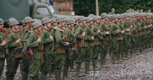 《王牌部隊》為了13個走丟士兵，又搭進去那麼多人，這麼做值嗎？