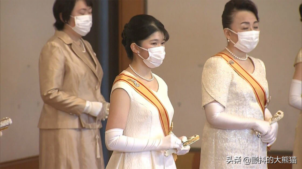 照片錦集：“新年祝賀儀式”愛子公主身著長裙 首次執行公務