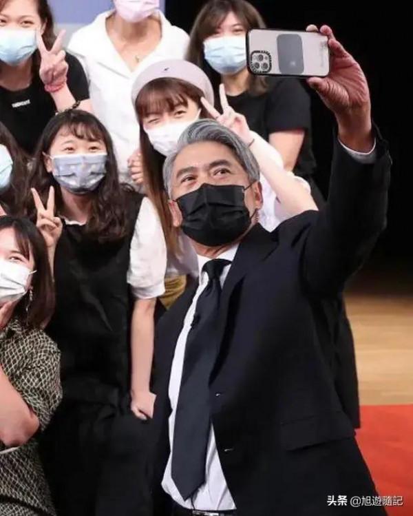 周潤發——永遠的偶像。近照已滿頭銀絲