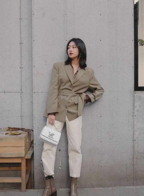 秋冬穿得別“太隨意”，掌握這幾種穿衣方式，時髦保暖又好看