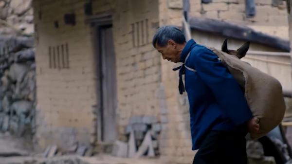 軍犬落難,老頭救它回家後,竟多次幫家人逃過劫難,戳心感人電影 軍犬落難,老頭救它回家後,竟多次幫家人逃過劫難,戳心感人電影