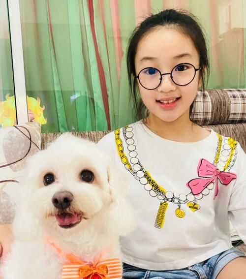 《爸爸去哪兒》8年了，10位女娃變化大，有人進入變美尷尬期