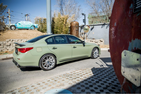 吃白粥配榨菜也要堅持改裝 英菲尼迪Q50L與卡其綠