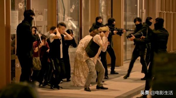 上線8天，話題量破2&period;5億，這部熱血警匪劇，憑什麼這麼&OpenCurlyDoubleQuote;橫&rdquo;？