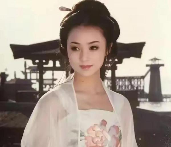 眼睛好看的女星，只服這5位，漂亮不說還靈動，像藏著浩瀚星辰