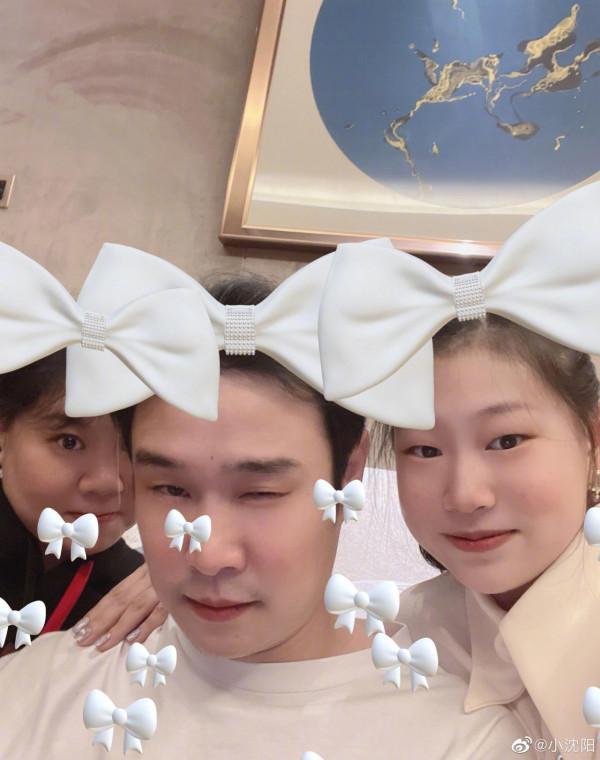 小瀋陽曬老婆女兒的溫馨合照跨年 一家三口賣萌搞怪長相似複製貼上