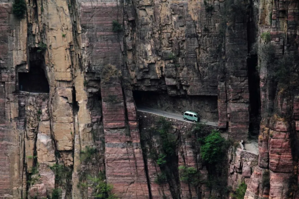 沿著古道行走，去聆聽古中國的脈搏