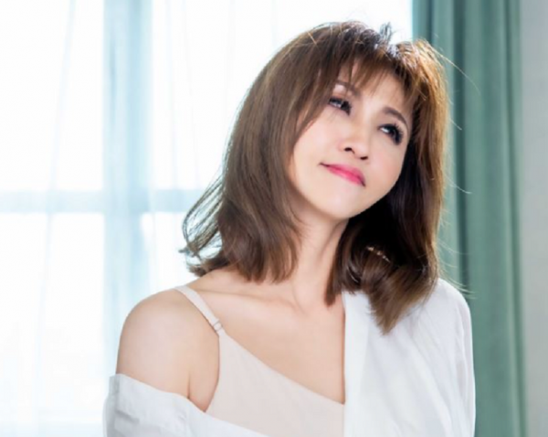 女星突發車禍撞成腦震盪，渾身傷痕遇路人救命，現場畫面也曝光