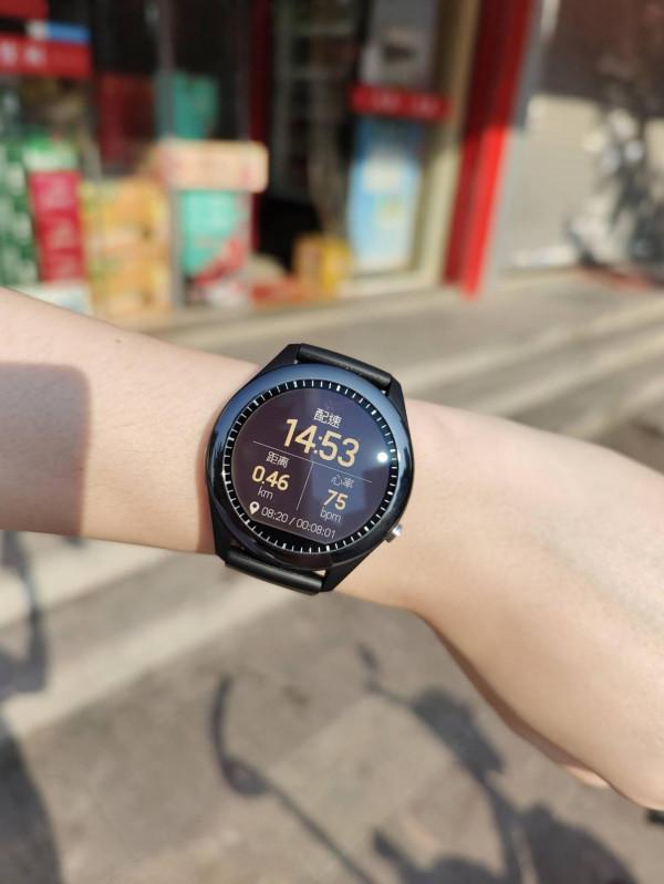 主打健康監測，兼顧續航和戶外使用 - 華碩健康表2代 VivoWatch SP