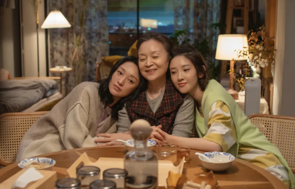 周迅演二十歲男孩的媽媽了，但還是好美哦 |《小敏家》造型解析