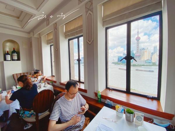 實拍上海和平飯店“下午茶”,邊喝茶邊看外灘,兩人要花一千多塊 實拍上海和平飯店“下午茶”,邊喝茶邊看外灘,兩人要花一千多塊
