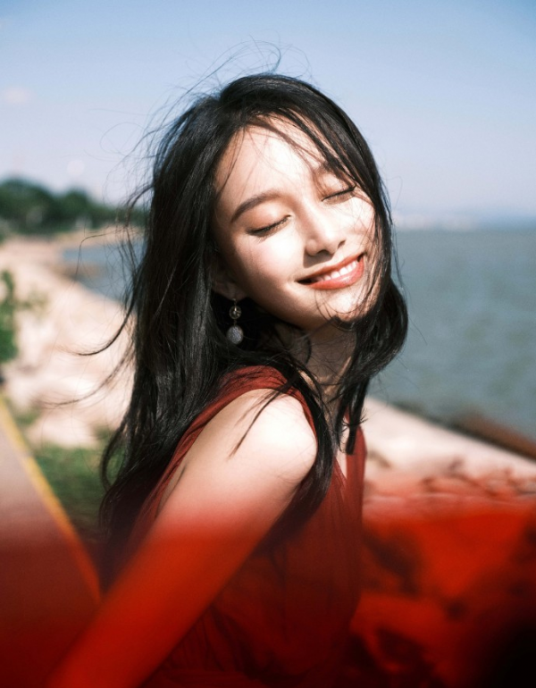 三校藝考狀元夏夢接拍二流偶像劇?有些經紀公司真是毀人不倦 三校藝考狀元夏夢接拍二流偶像劇?有些經紀公司真是毀人不倦