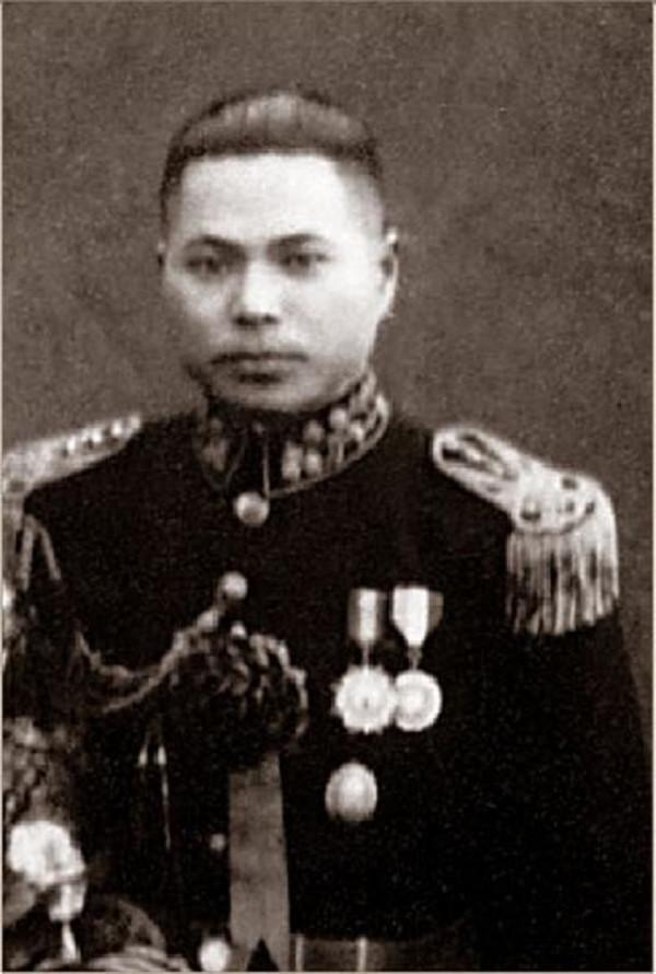 1946年,一國軍少將拿槍威脅地下黨員:幫我傳份情報給葉劍英 1946年,一國軍少將拿槍威脅地下黨員:幫我傳份情報給葉劍英