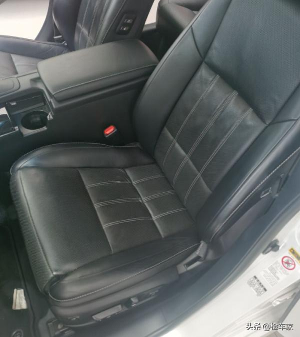 開了5年還能賣30萬！雷克薩斯ES300H到底有多大的魅力啊？