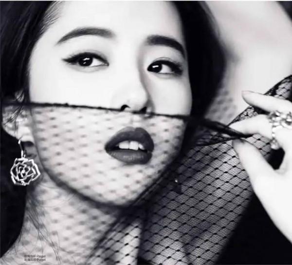 買二手衣服回家補、一張椅子用18年,這8位明星,有錢也沒亂花 買二手衣服回家補、一張椅子用18年,這8位明星,有錢也沒亂花