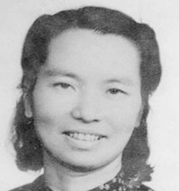 女兒是國民黨特務，母親是共產黨地下工作者，母女相聚，母親被殺