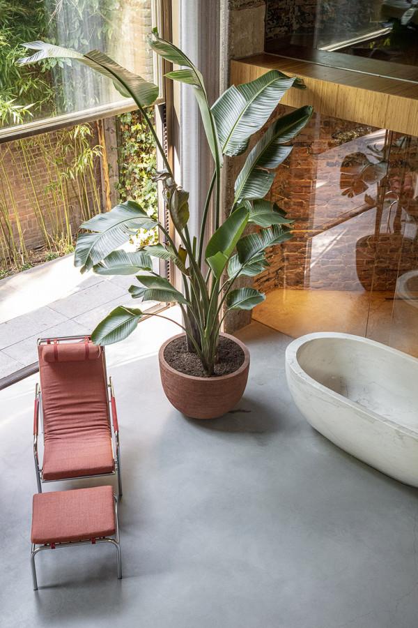 破舊的體育大樓改造成私人住宅:新與舊的碰撞 破舊的體育大樓改造成私人住宅:新與舊的碰撞