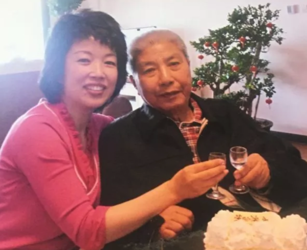 從央視主持人到特型演員，黃薇經歷了4次轉折