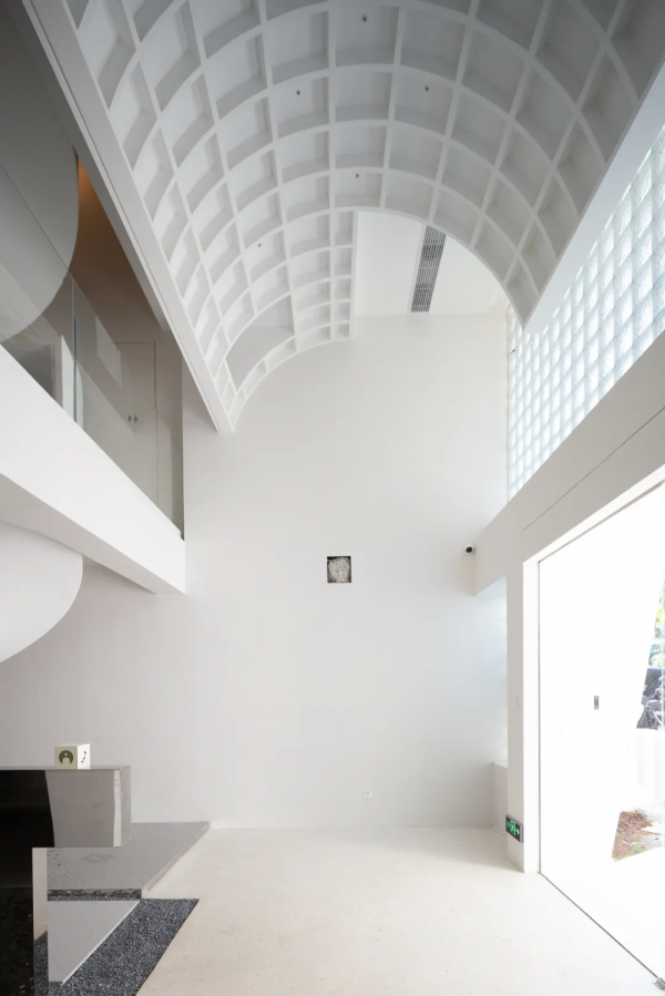 杭州民宿圈又一新作!270°落地玻璃躺看茶園,私享西湖邊避世秘境 杭州民宿圈又一新作!270°落地玻璃躺看茶園,私享西湖邊避世秘境