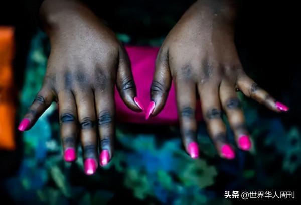 為了美白,非洲姑娘能有多拼? 為了美白,非洲姑娘能有多拼?