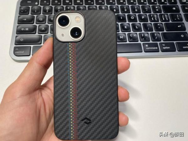 不插線、充滿電，iPhone13 mini全套無線充電體驗分享