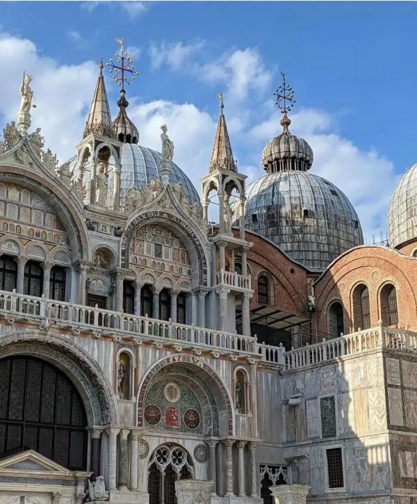 古 建 築，遠 比 你 想 象 更 驚 豔