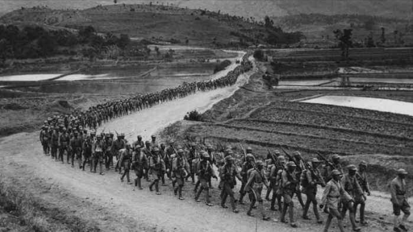 百艘軍艦硬闖中國,毛主席警告多次無果,隨後一聲令下直接開炮 百艘軍艦硬闖中國,毛主席警告多次無果,隨後一聲令下直接開炮