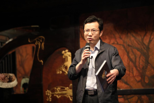 蕭曼譯本《小王子》！值得讀的經典