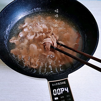 簡單幾步做好一盤尖椒木耳炒肉片,快速搞定一餐飯 簡單幾步做好一盤尖椒木耳炒肉片,快速搞定一餐飯