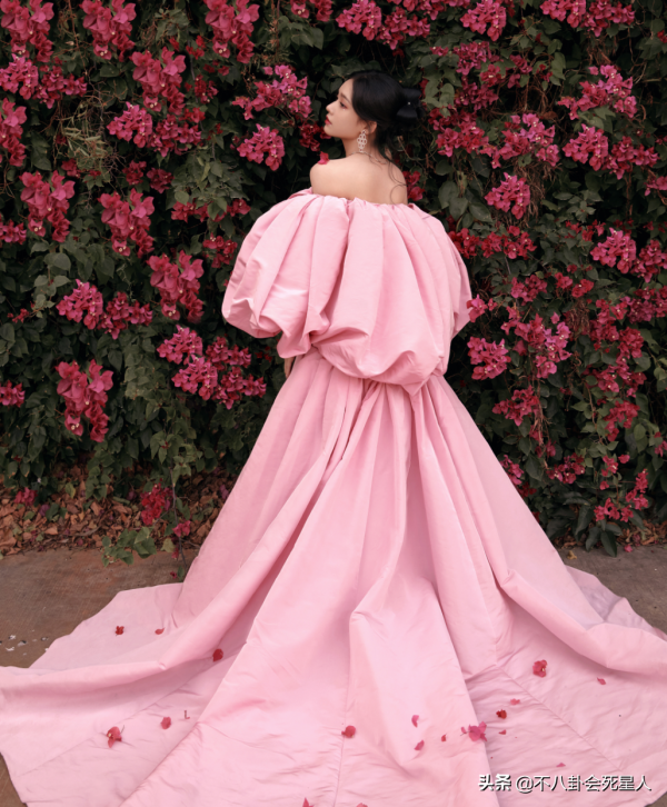 金雞獎女星造型紅黑榜，李冰冰黃裙修身，倪妮像天鵝，張子楓贏了