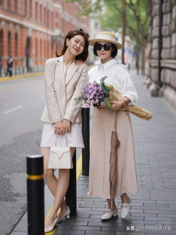 今秋流行一種新外套，叫“醋酸外套”，時髦顯瘦，五六十歲穿好美