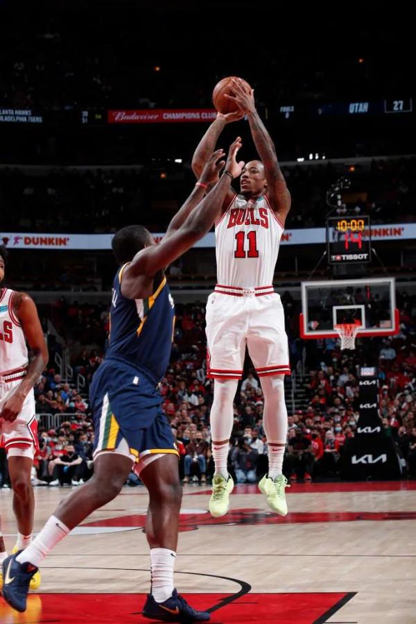 球鞋上腳集錦:狀元首秀拉胯,公牛雙星鍾愛kobe 球鞋上腳集錦:狀元首秀拉胯,公牛雙星鍾愛kobe