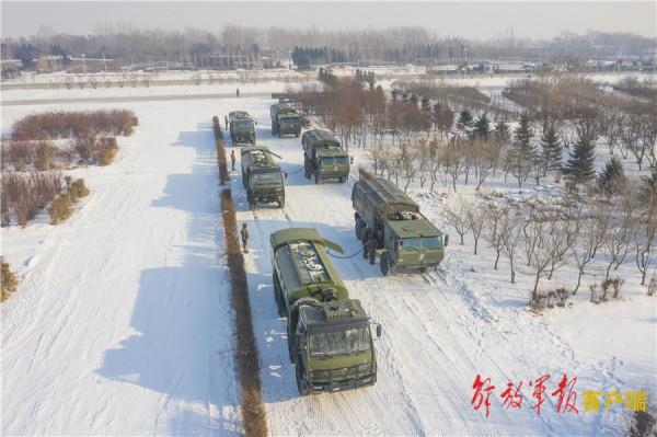 各部隊新年度軍事訓練高起點展開