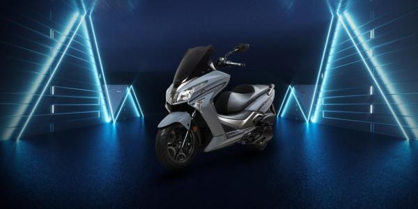 今年32歲,看好GW250,光陽賽艇250,CT250,如何選? 今年32歲,看好GW250,光陽賽艇250,CT250,如何選?