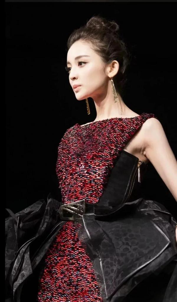 魅力四射古麗娜扎 魅力四射古麗娜扎