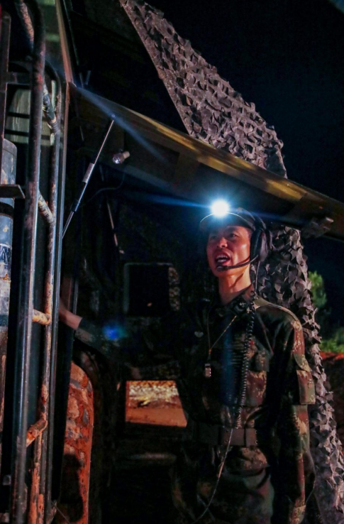 我們在戰位報告|火箭軍“常規導彈第一旅”:全時待戰,隨時能戰 我們在戰位報告|火箭軍“常規導彈第一旅”:全時待戰,隨時能戰