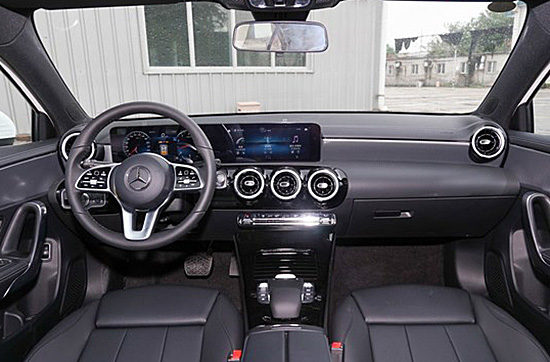 北京賓士A級長軸版上市 售21.48萬元起 北京賓士A級長軸版上市 售21.48萬元起