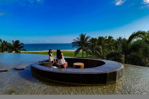 海南:石梅灣的酒店臨近大海美如畫 海南:石梅灣的酒店臨近大海美如畫