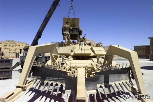 美軍M1ABV突擊破障車,戰爭輸贏不要緊,裝備一定要炫酷 美軍M1ABV突擊破障車,戰爭輸贏不要緊,裝備一定要炫酷