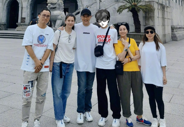 袁詠儀曬照為兒子慶生！15歲魔童身高已超170，眉眼酷似老媽顏值高