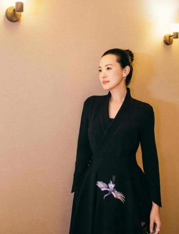 大器晚成的詠梅：氣質優雅，韻味十足（第3張年輕照片）