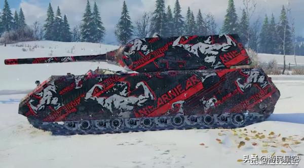 在《坦克世界》裡 你甚至能把州長和紙片人放進同一臺車